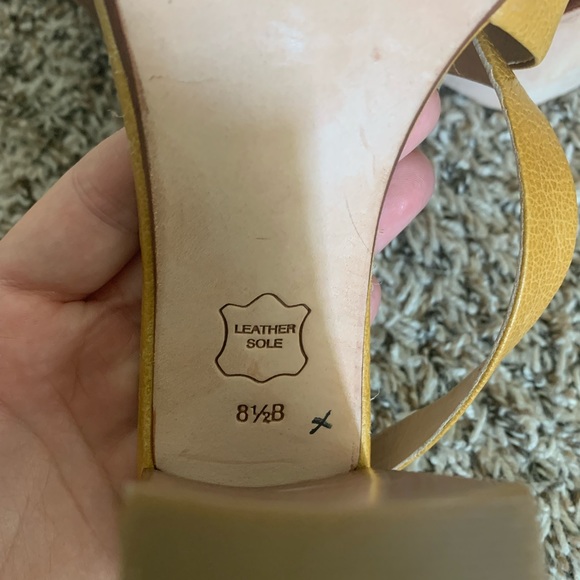 Mustard yellow NWT Talbots heel 8.5 leather - Picture 7 of 7